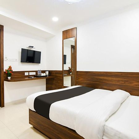 Super Hotel O Eminent Hotel Kalkuta Zewnętrze zdjęcie